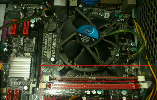 电脑开机发出刺耳长鸣声没办法正常启动如何解决